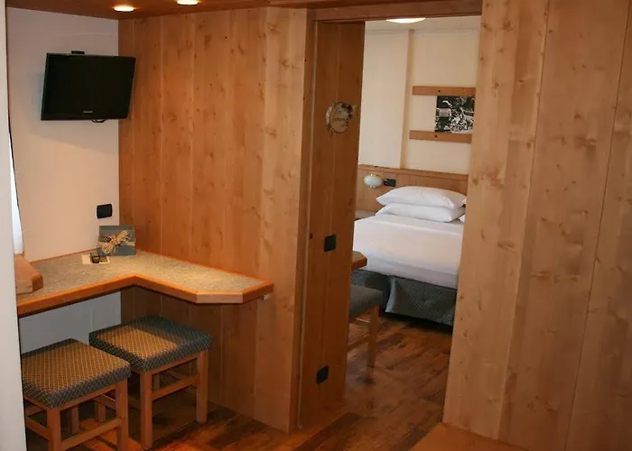 Hotel Larice Bianco 3*